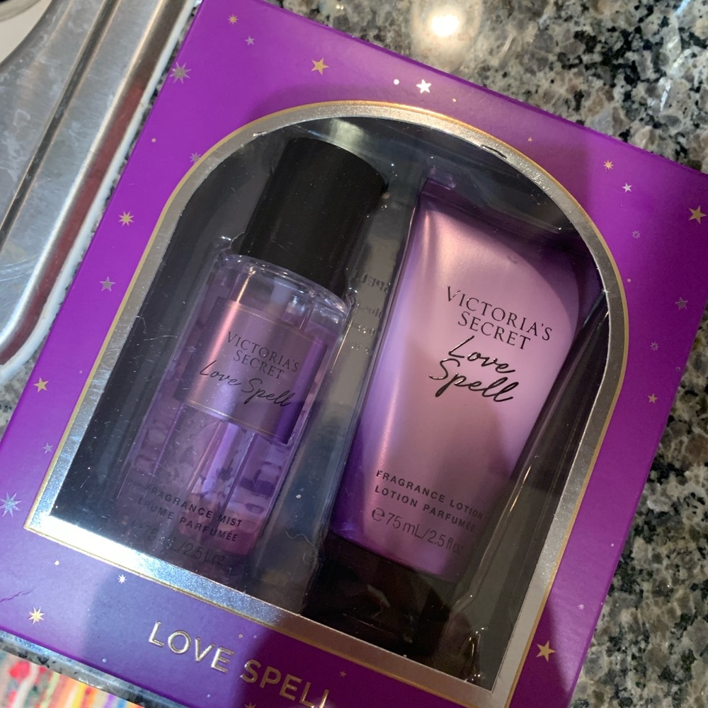 Victoria's Secret Love Spell Set - Purple